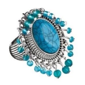 AVON TRIBLE STYLE STRETCH RING (NEW WITH TAG)